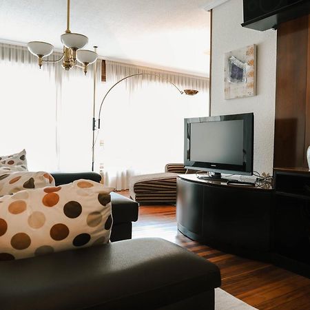 El Doce Del Ferial Villa Solares Dış mekan fotoğraf