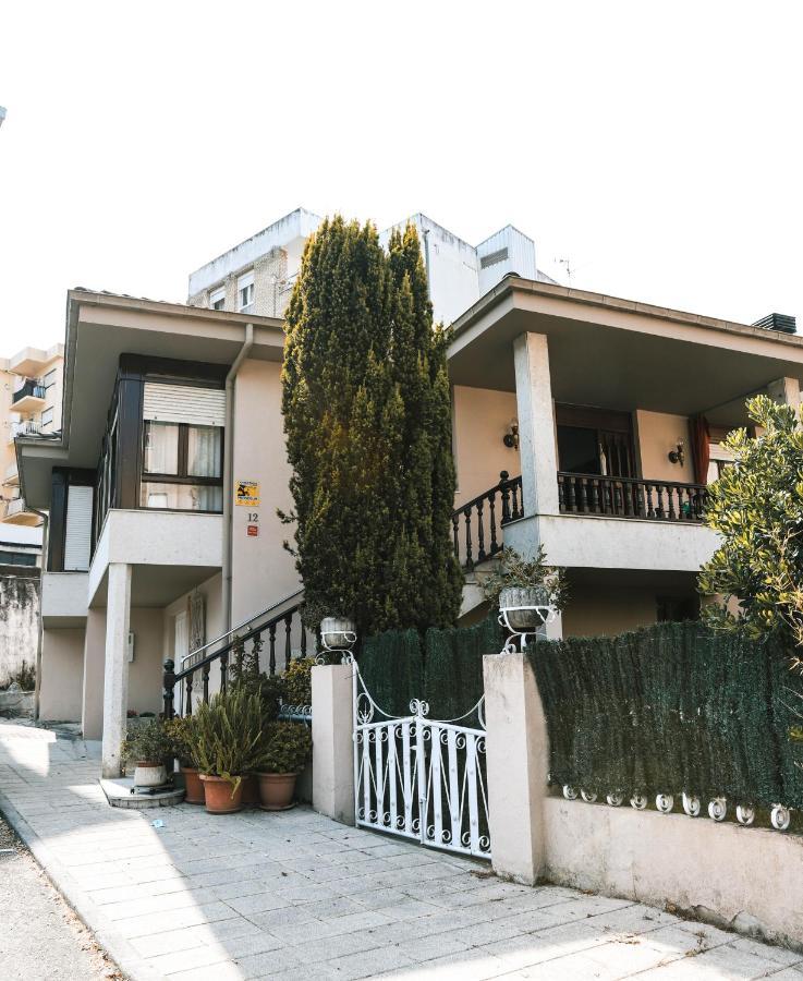 El Doce Del Ferial Villa Solares Dış mekan fotoğraf